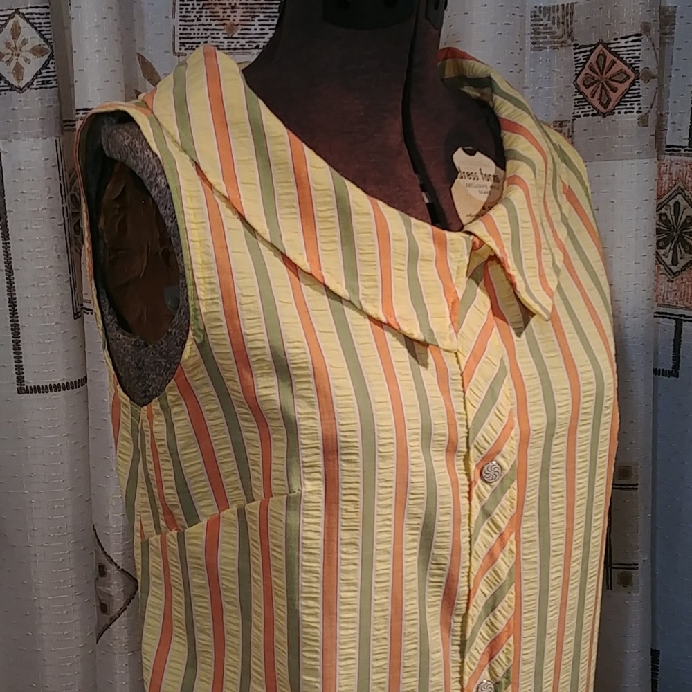 Komar Snap Front Carnival House Dress